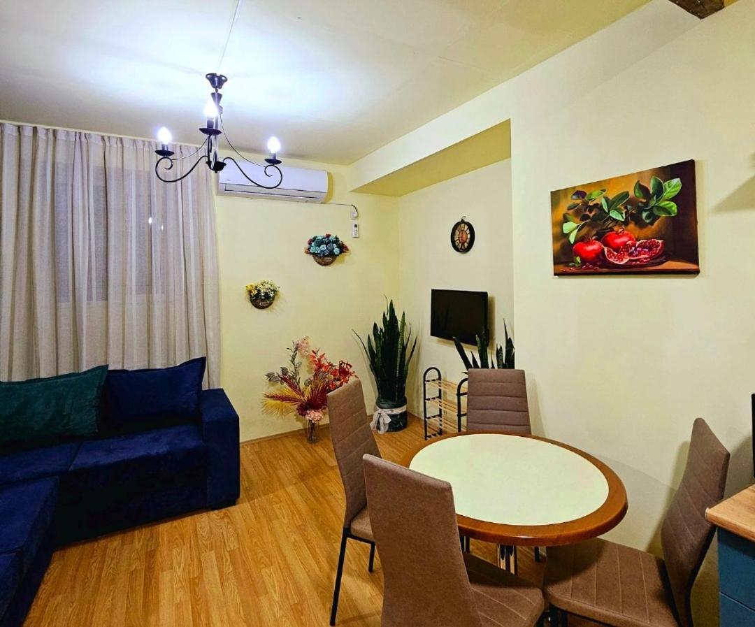 Apartment In The Old District Тбилиси Экстерьер фото