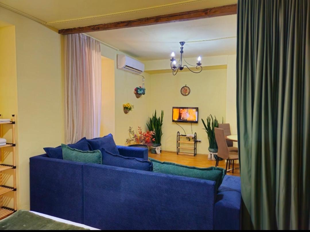 Apartment In The Old District Тбилиси Экстерьер фото